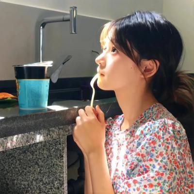 她嫁了个警察
